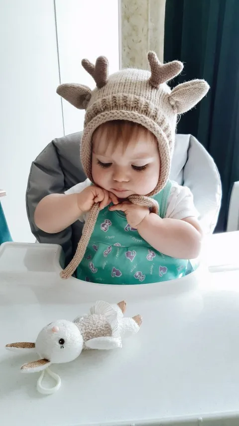 Cute winter baby beanie with elk antlers – warm knitted hat with ear protection 6