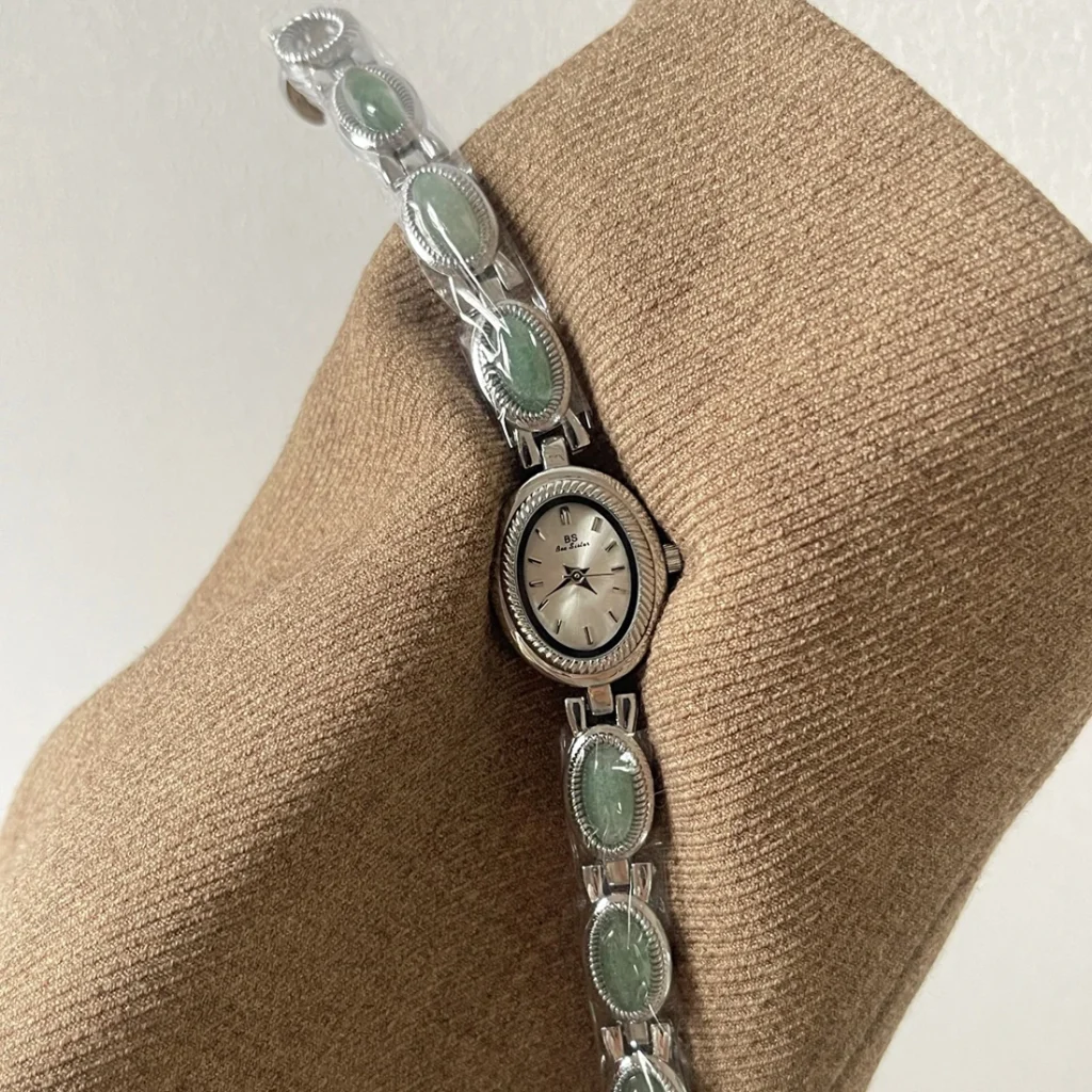 Elegant Jade Bracelet Quartz Watch